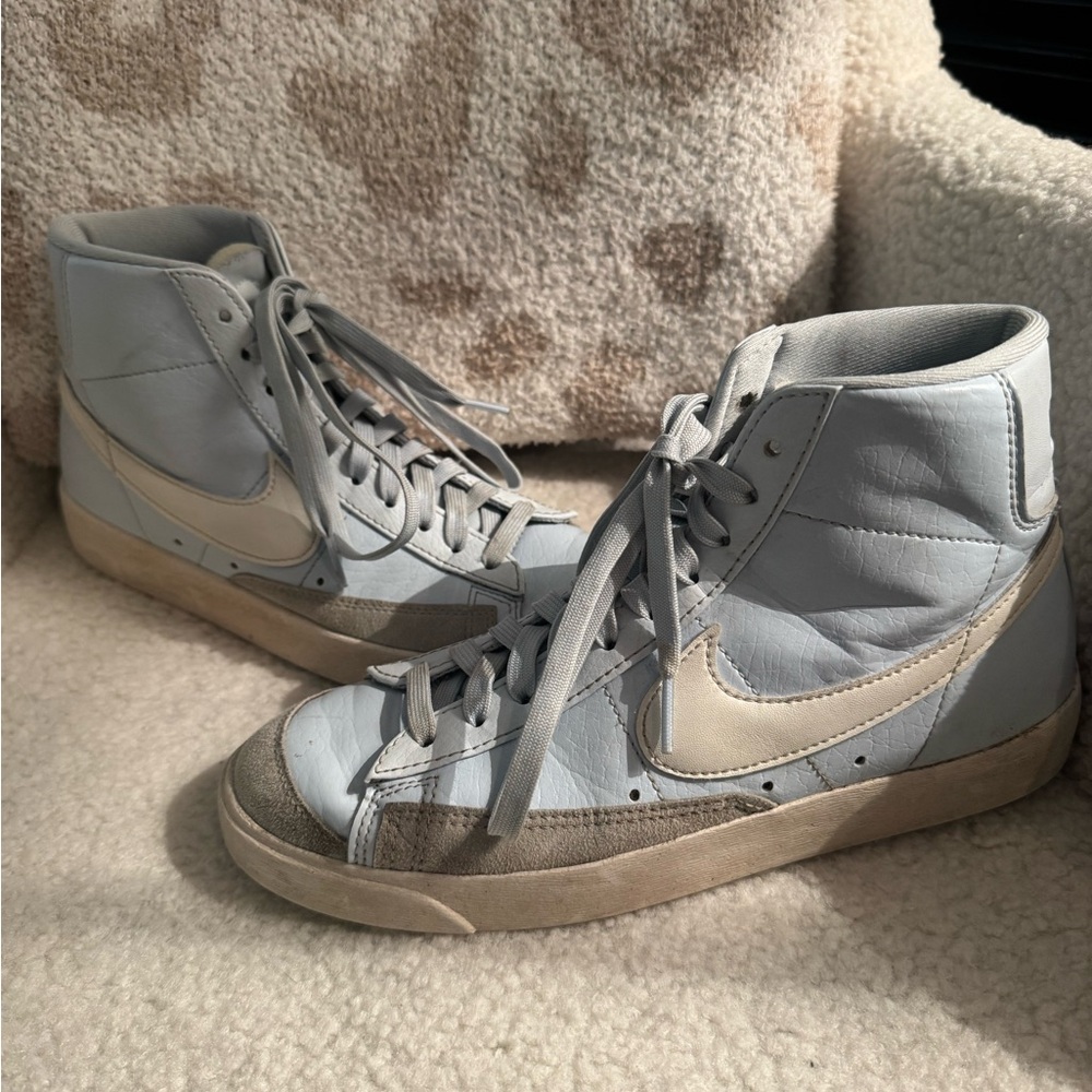 Nike Blazer 77 Mid Sneaker in Light Blue
